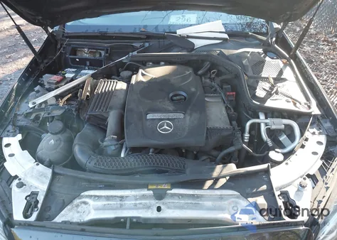 2015 Mercedes-Benz C 300 4Matic из США, поврежденный, VIN 55SWF4KB2FU025909